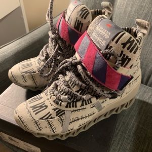 Bernard Willhelm X Camper Himalaya